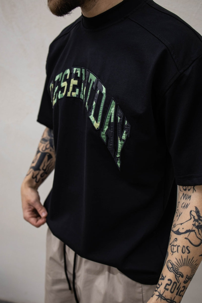 T-shirt mimetica Present Day black