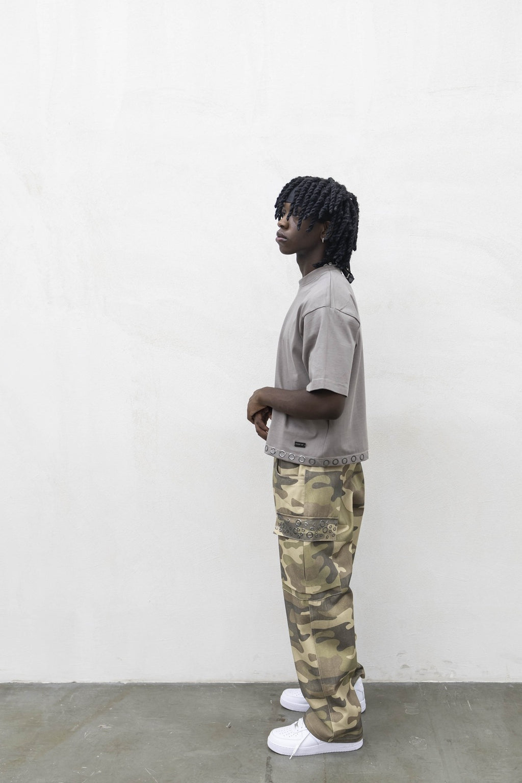 T-Shirt Crop Borchie Fango Present Day