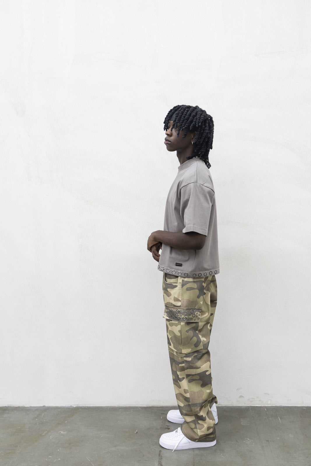 T-Shirt Crop Borchie Fango Present Day