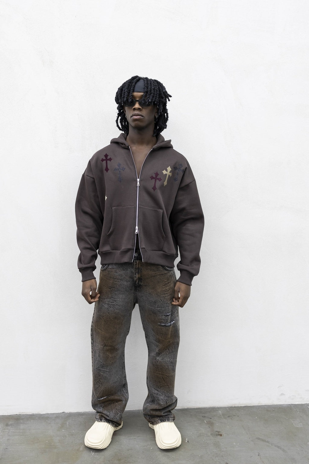 Hoodie crosses zip brown