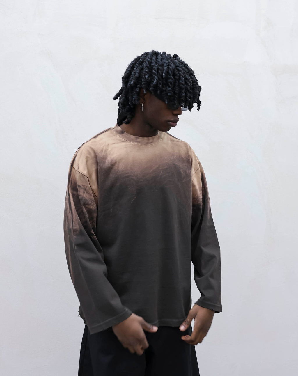 Long sleeve brown wash Present