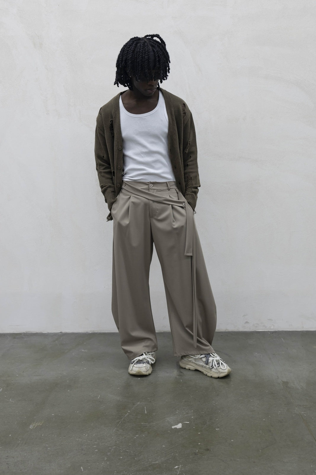 Pantaloni belt beige present day