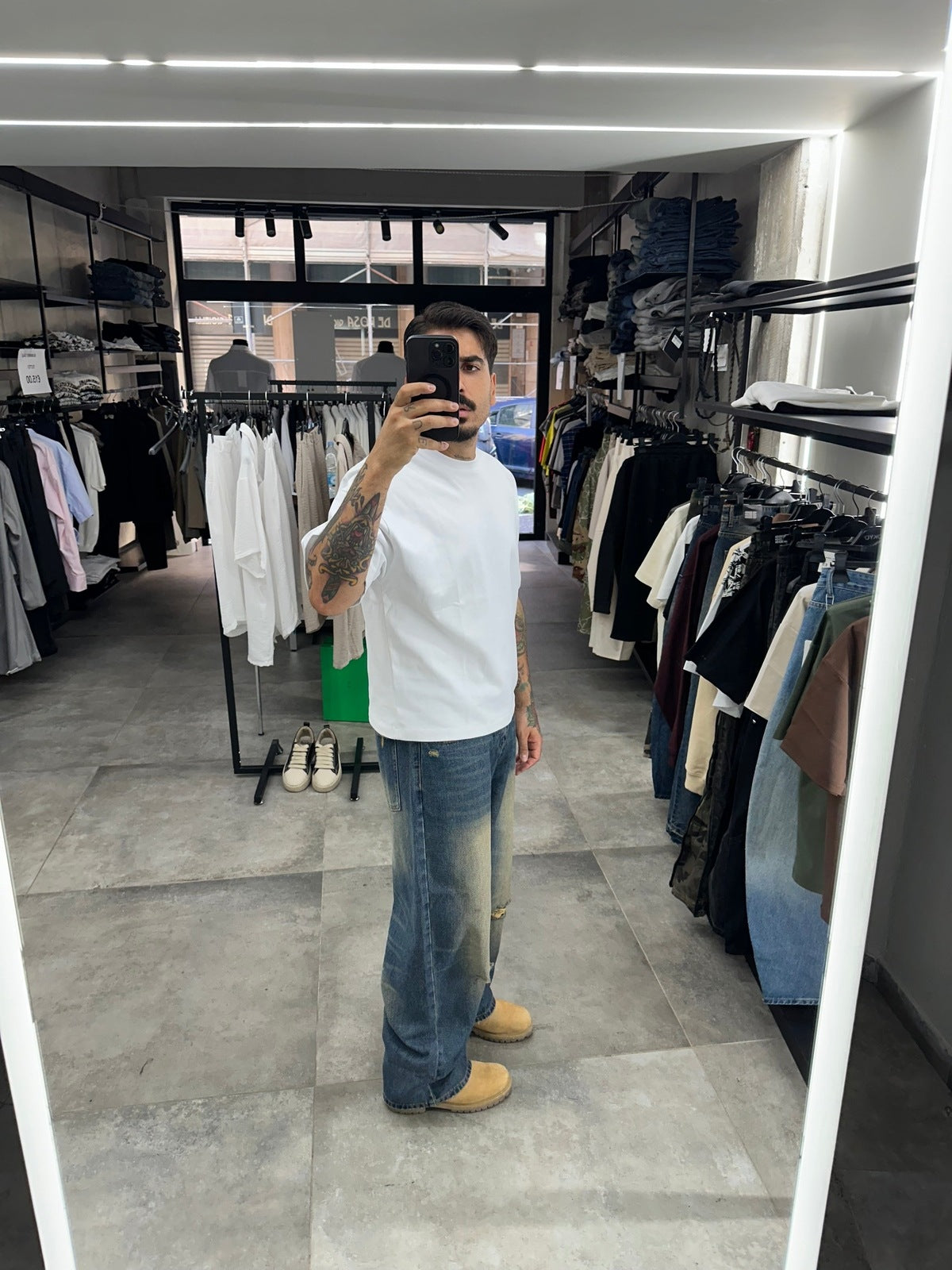 Tee Crop white