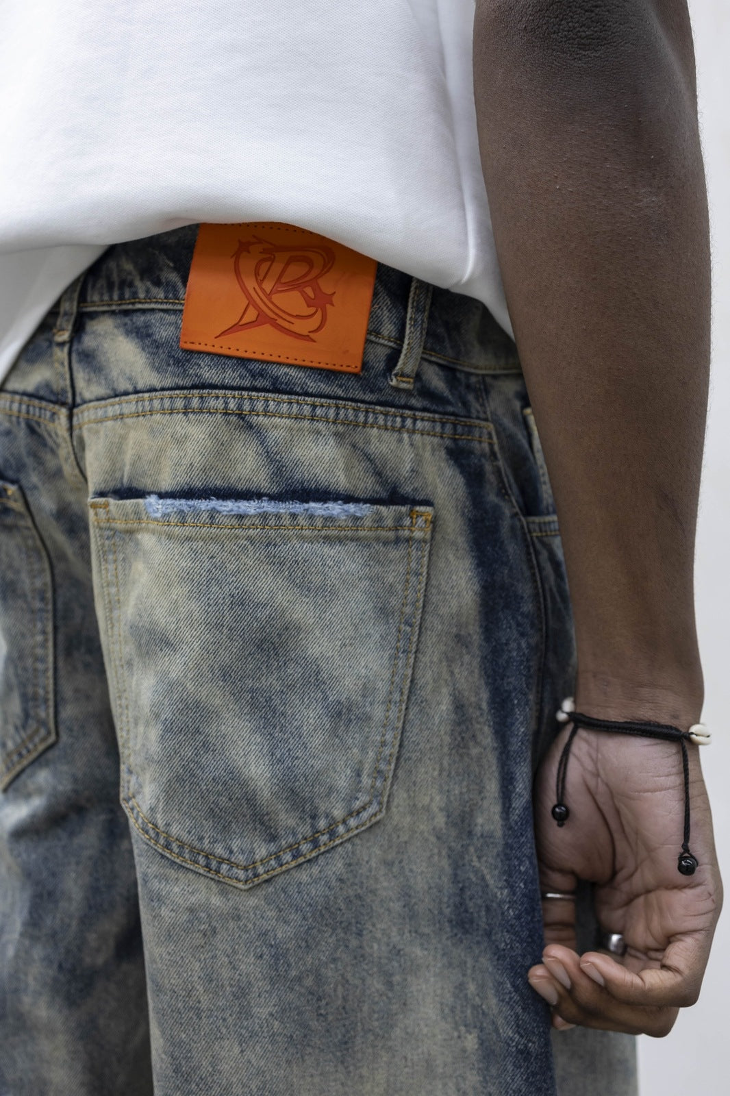 Denim baloon blue sand present day