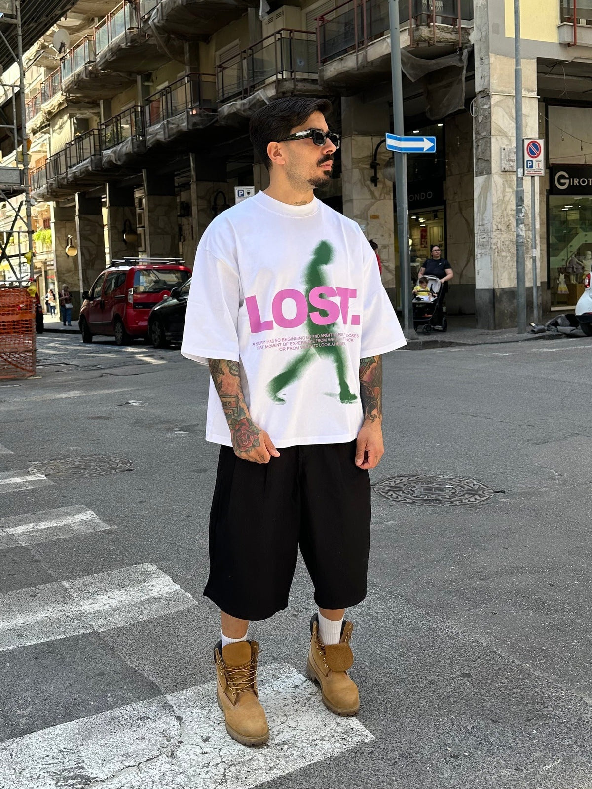 T-shirt lost white Present day