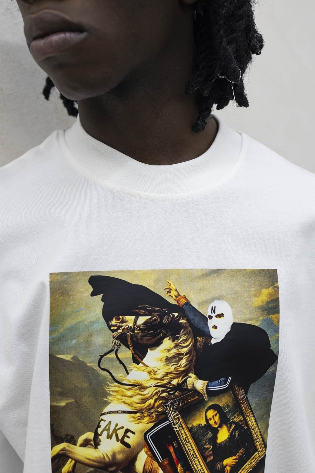 T-shirt fake white prsent day