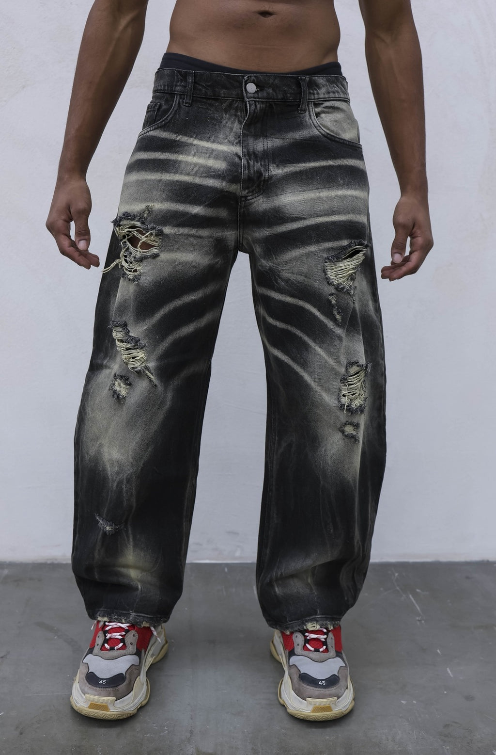 Denim baloon black sand present day