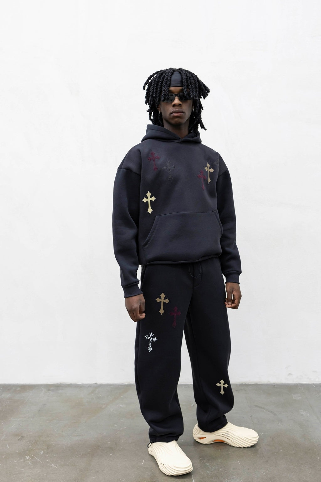Tracksuit crosses black