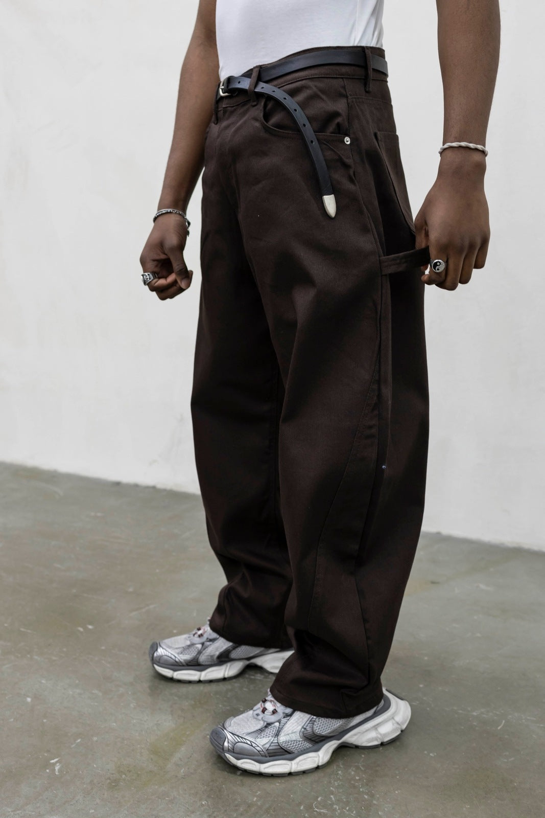 Baloon bull brown present day