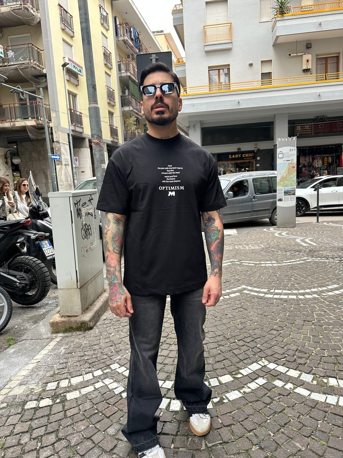T shirt run black