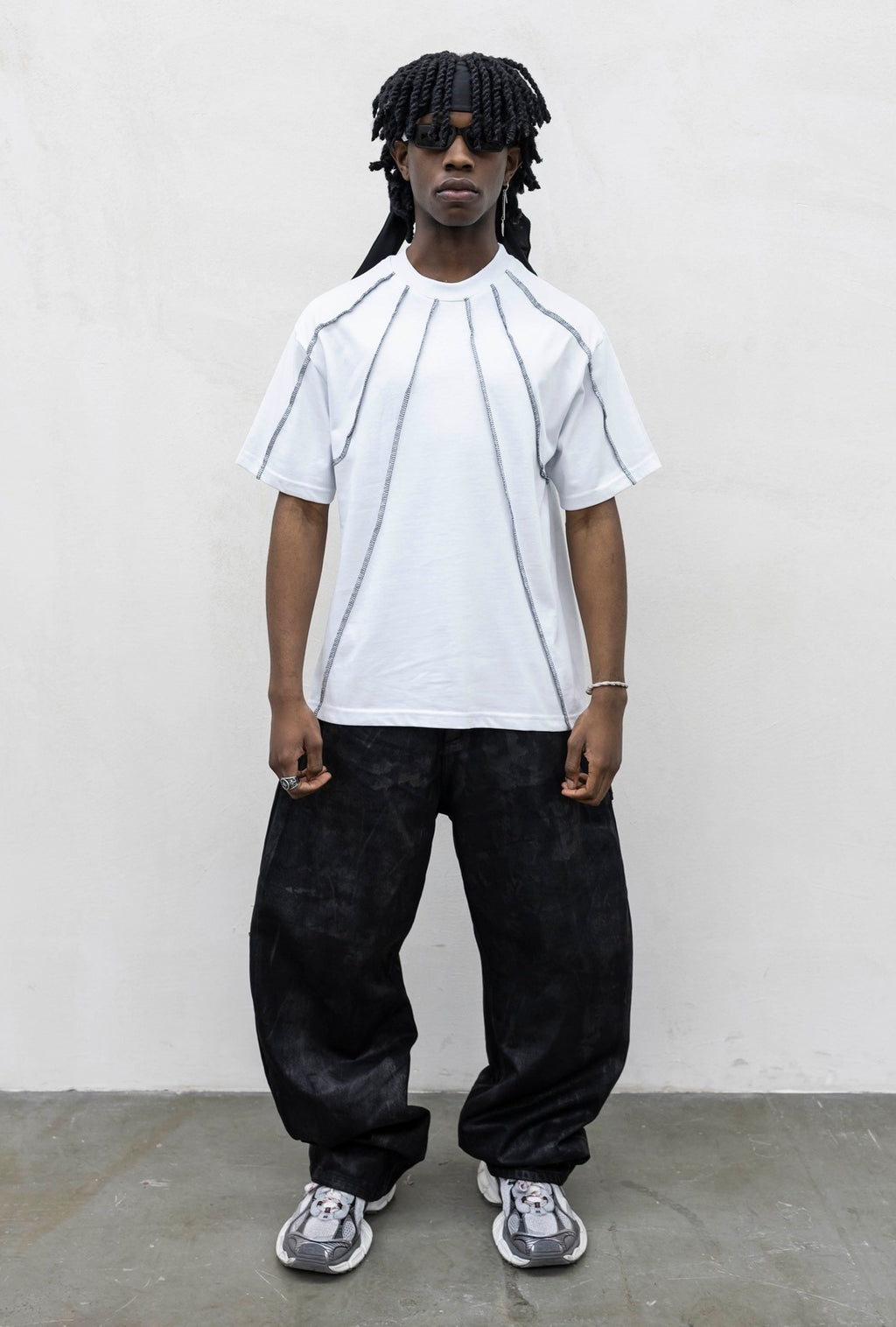 T shirt contrasti white present day