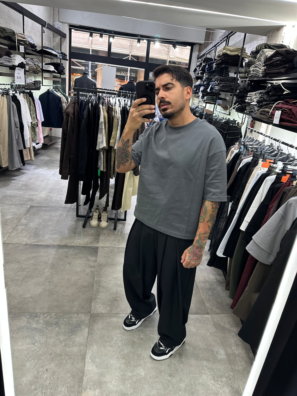 Tee Crop Grey Present day