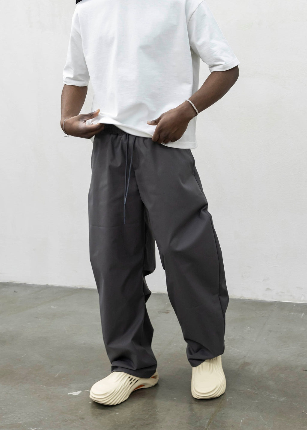 Panta baloon tech grey present day