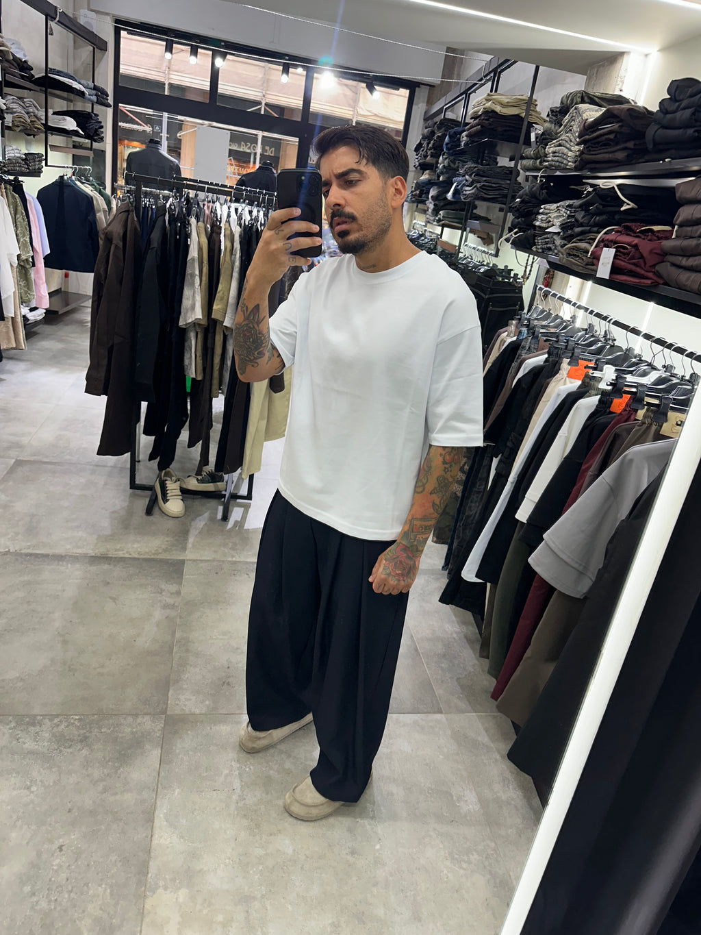 Tee Crop white Present day