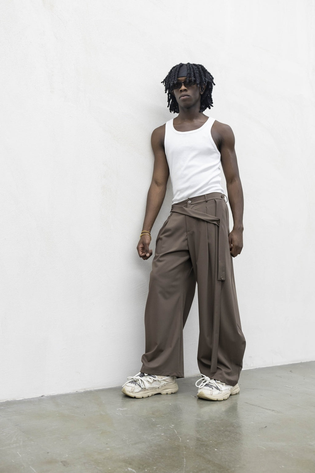 Pantaloni belt brown present day