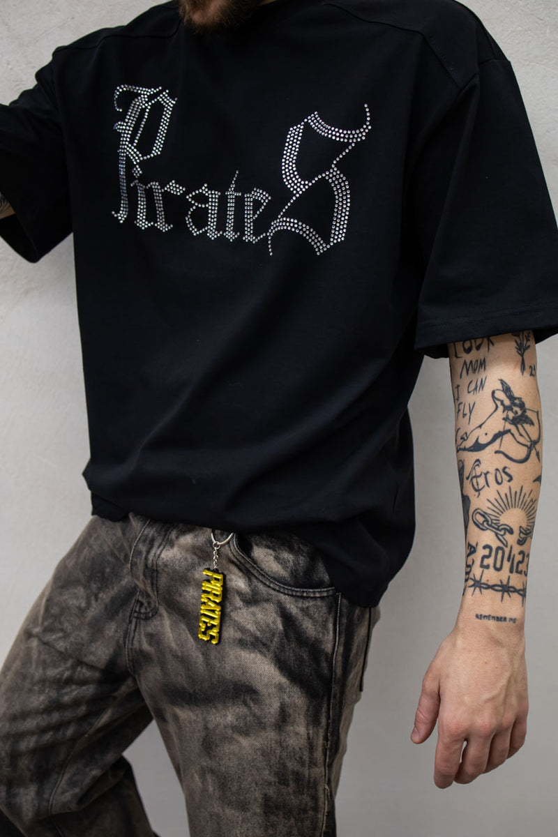 T-shirt pirates present day