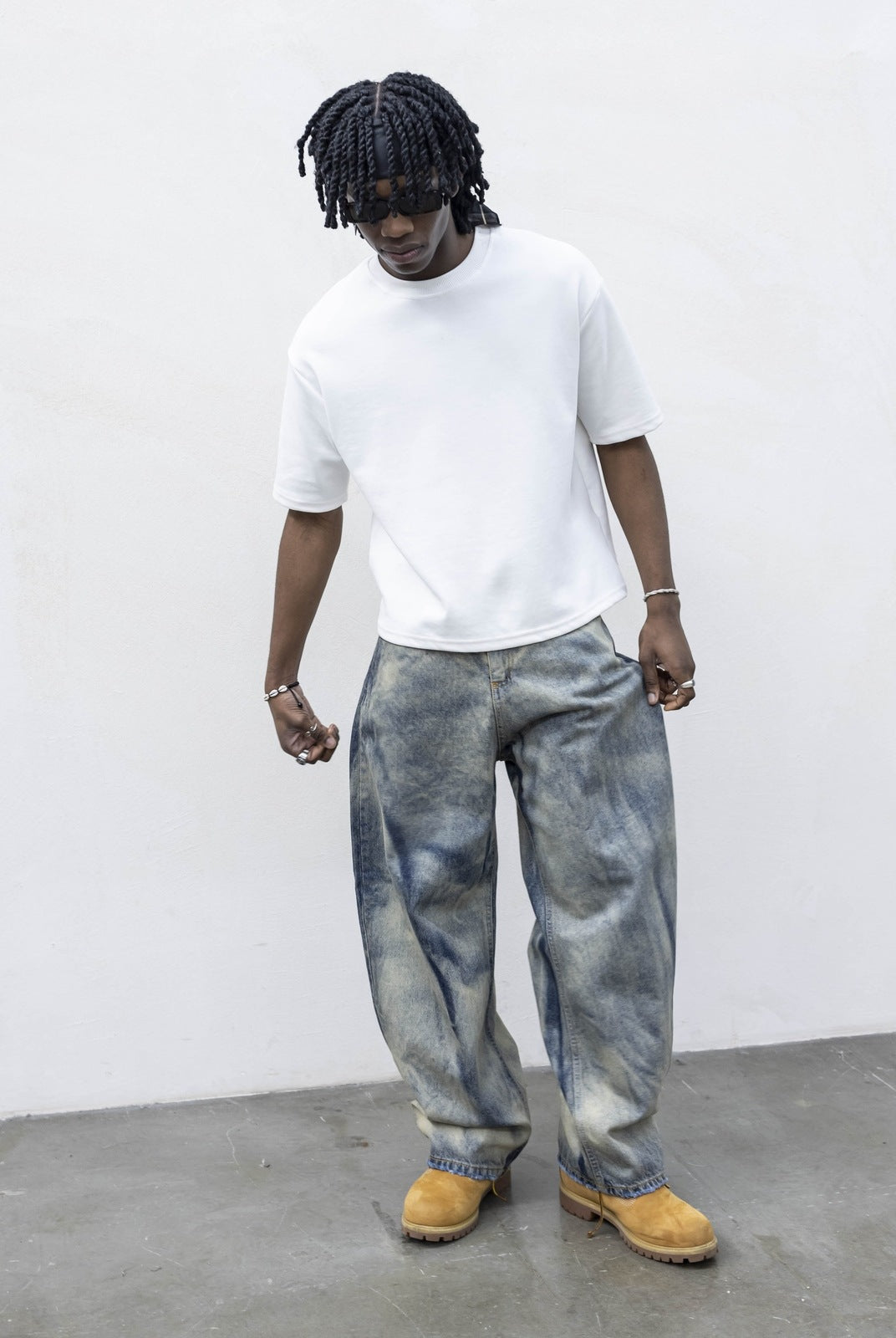 Denim baloon blue sand present day