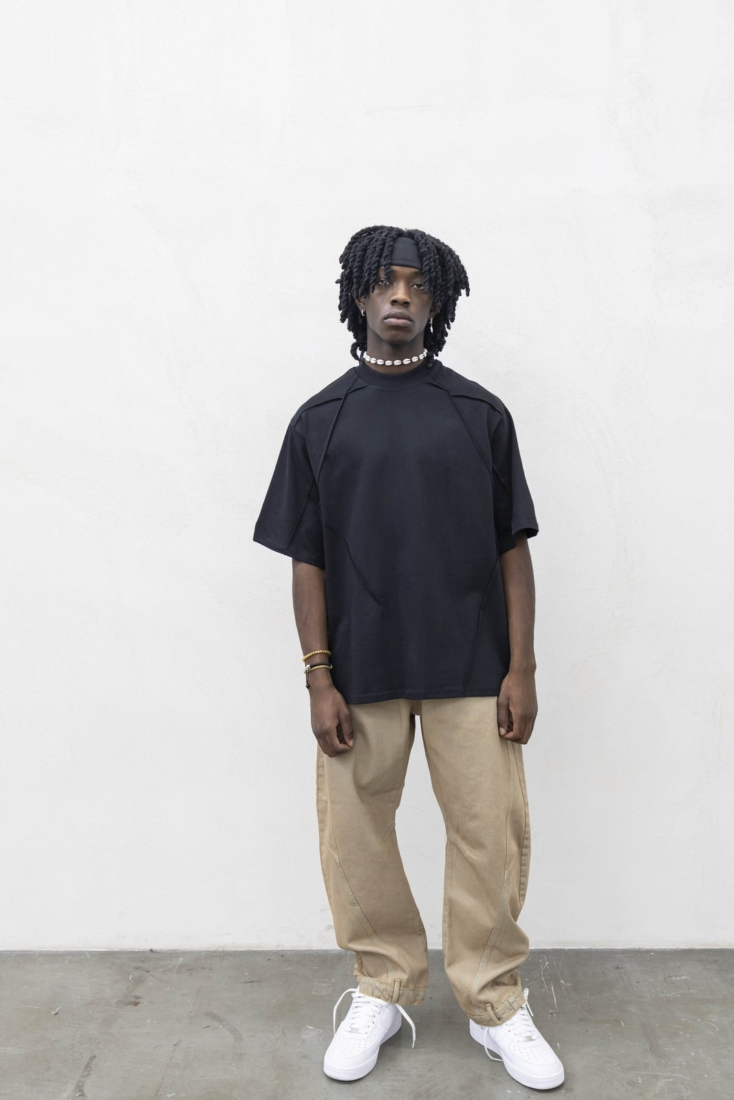 T-Shirt Ripped Black Present Day