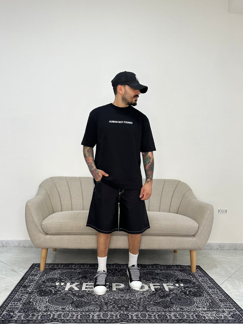 T-shirt human black