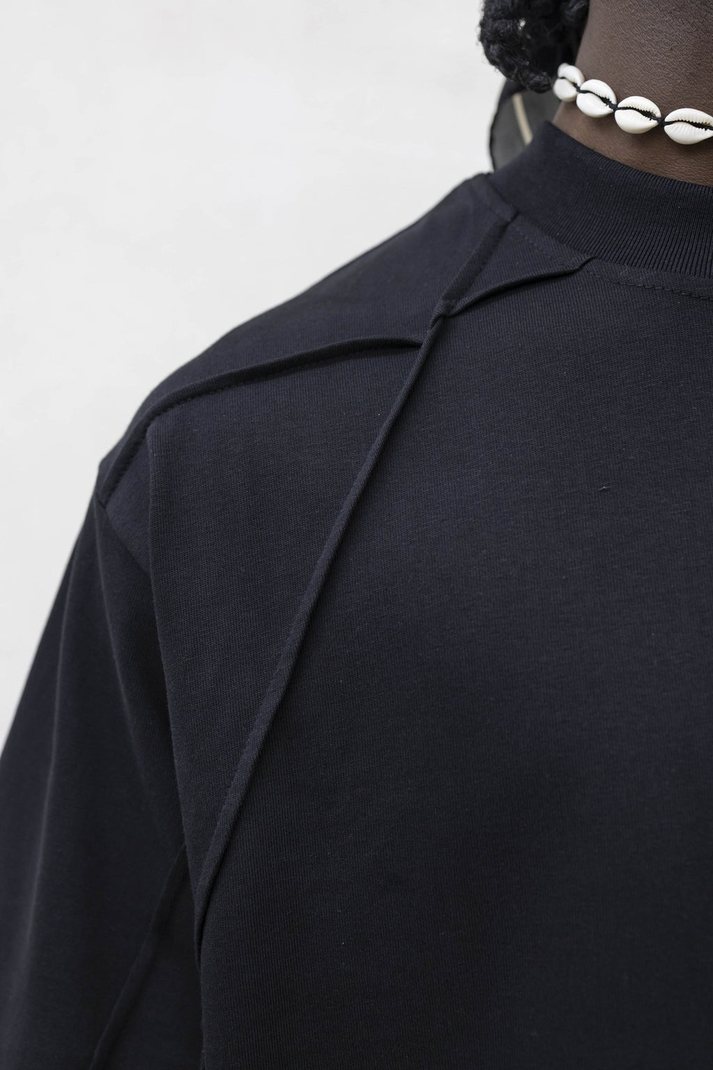 T-Shirt Ripped Black Present Day