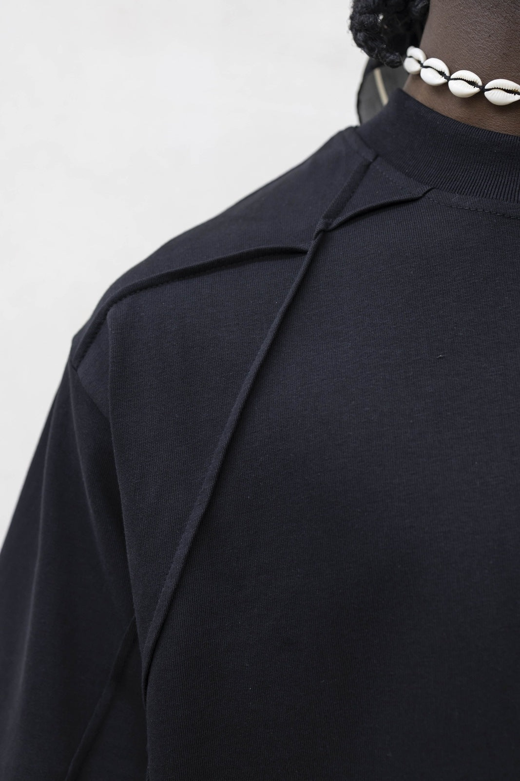 T-Shirt Ripped Black Present Day