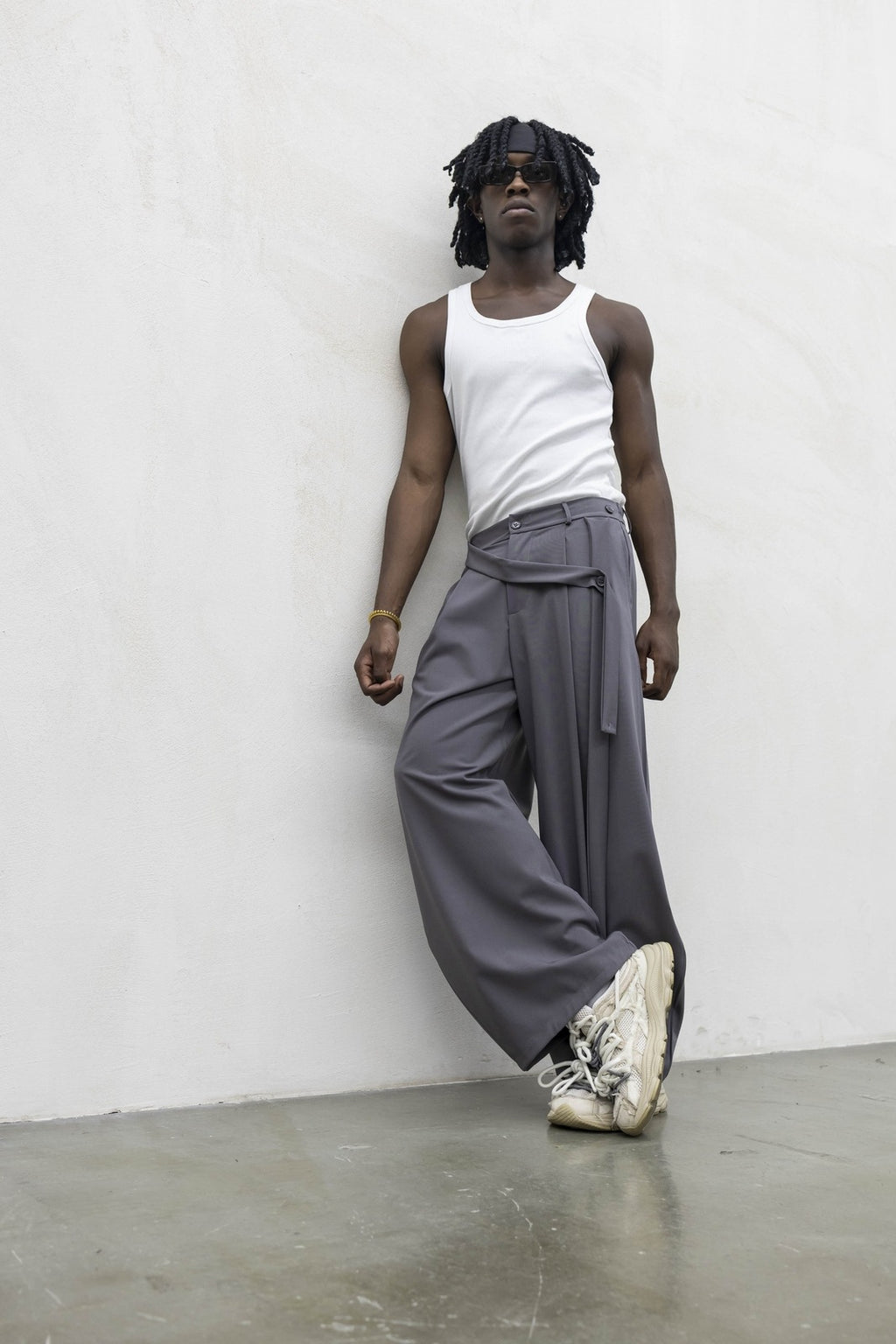 Pantaloni belt grey present day