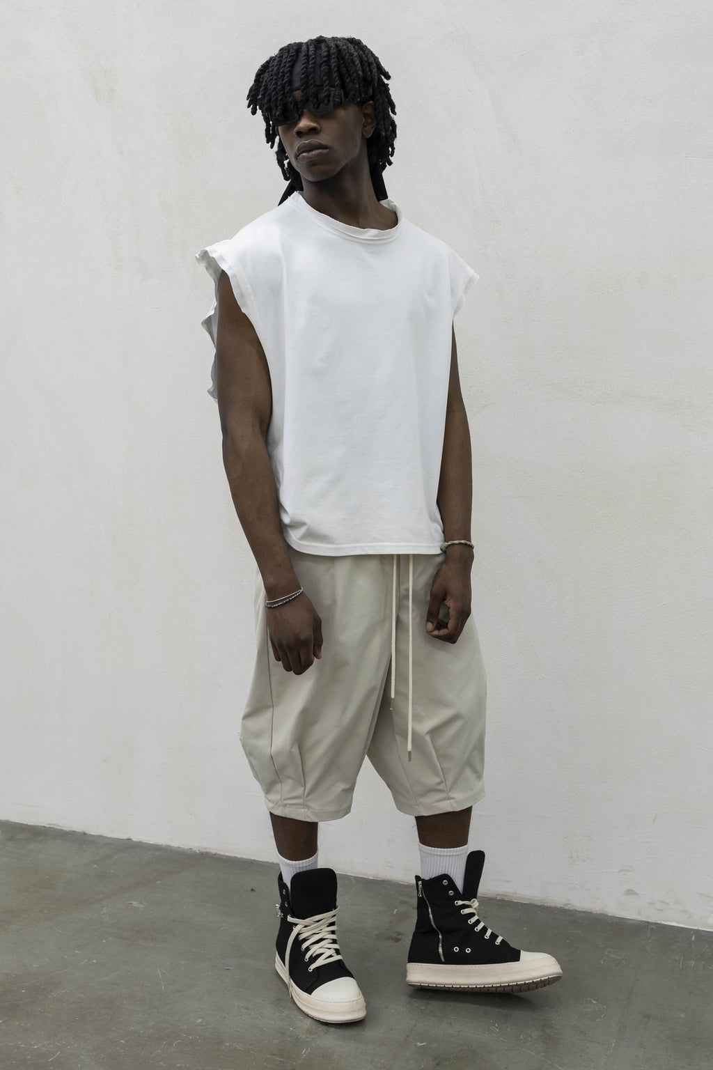 Bermuda tech beige present day