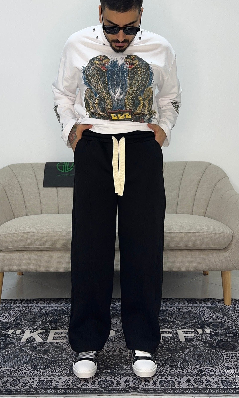 Panta tuta abstract black