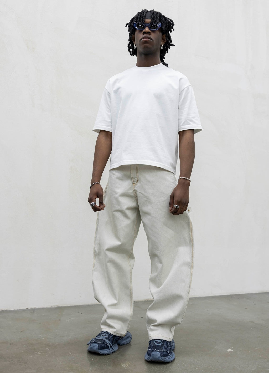 Denim baloon white present day