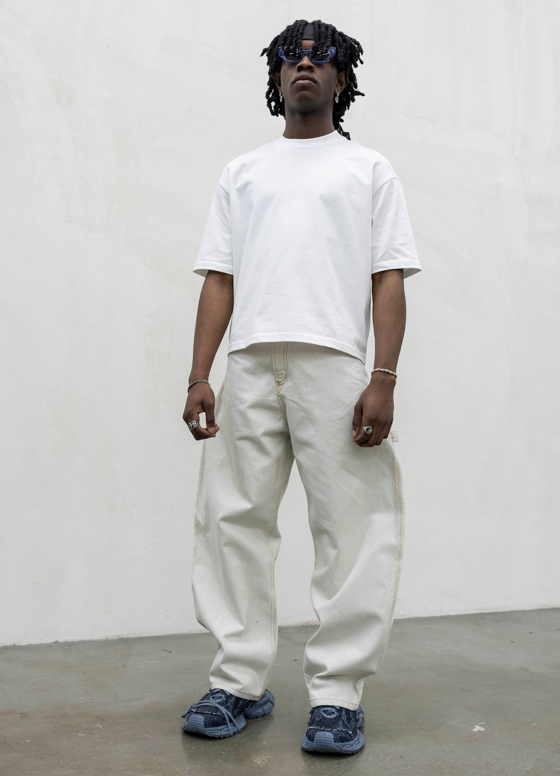 Denim baloon white present day