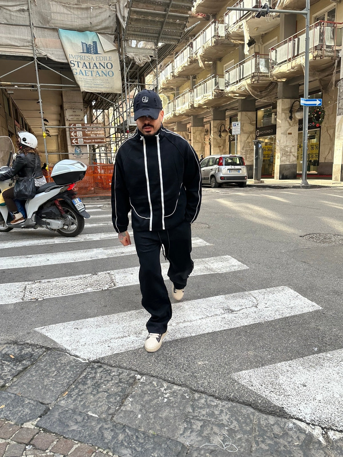 Tracksuit multi zip black