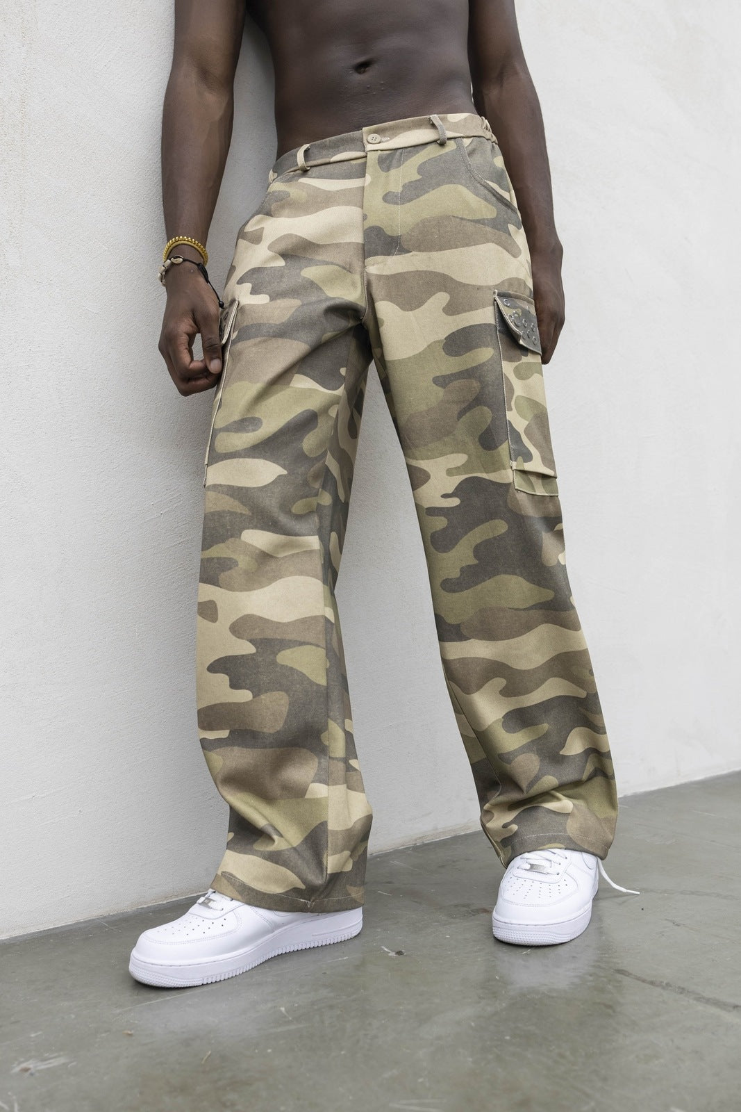 Cargo camou sand present day