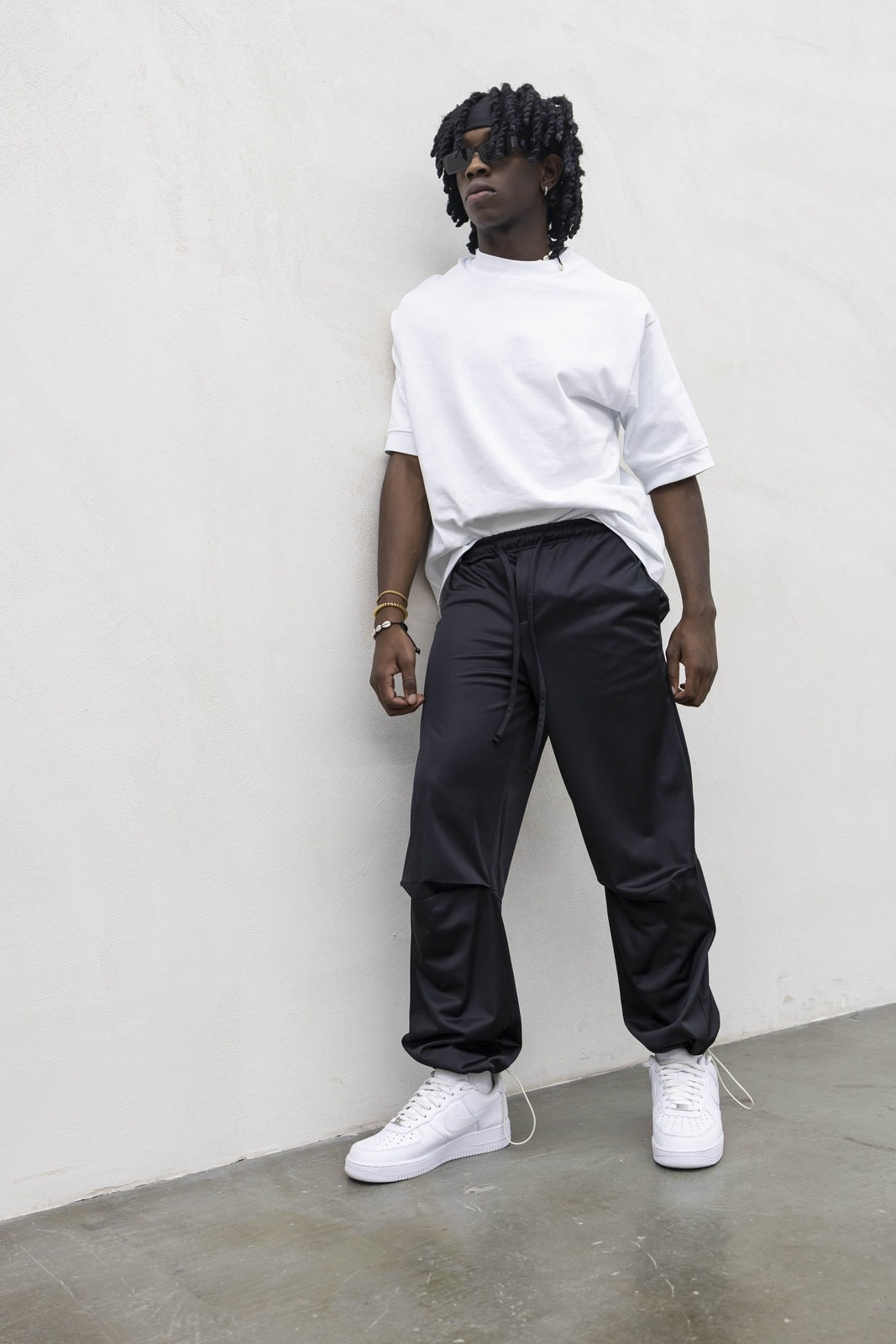 Panta tuta shiny black prsent day