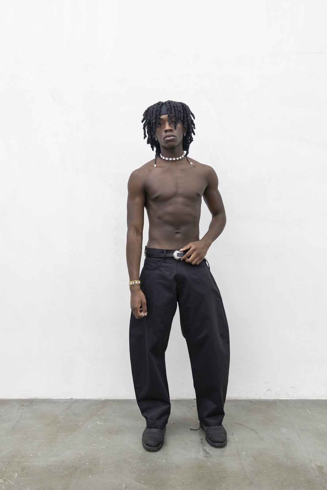 Panta Baloon Black Present Day