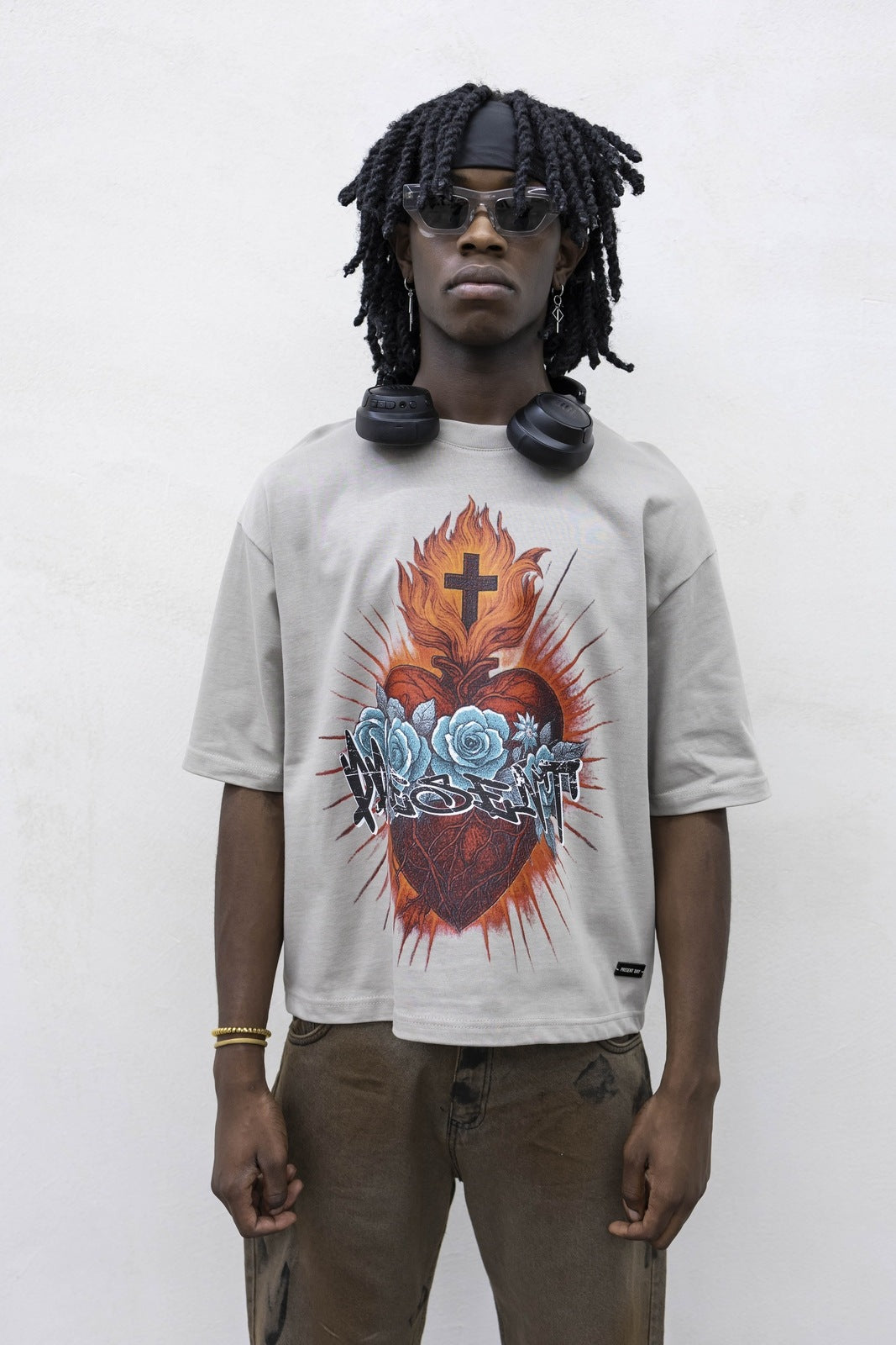 T-shirt sacred heart sabbia present day