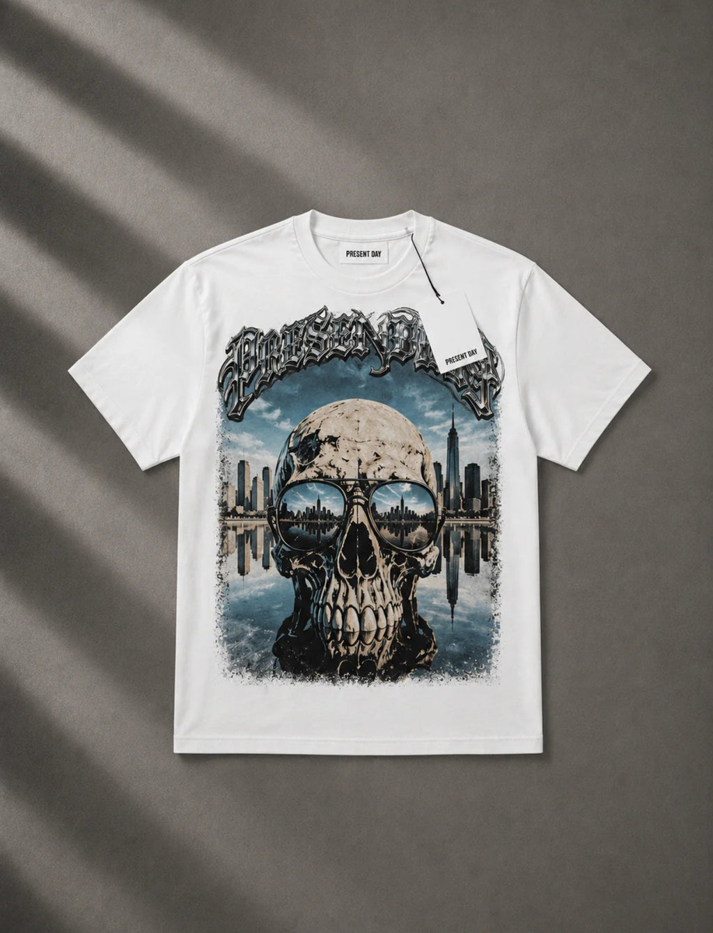 Tee compact skull white Present day