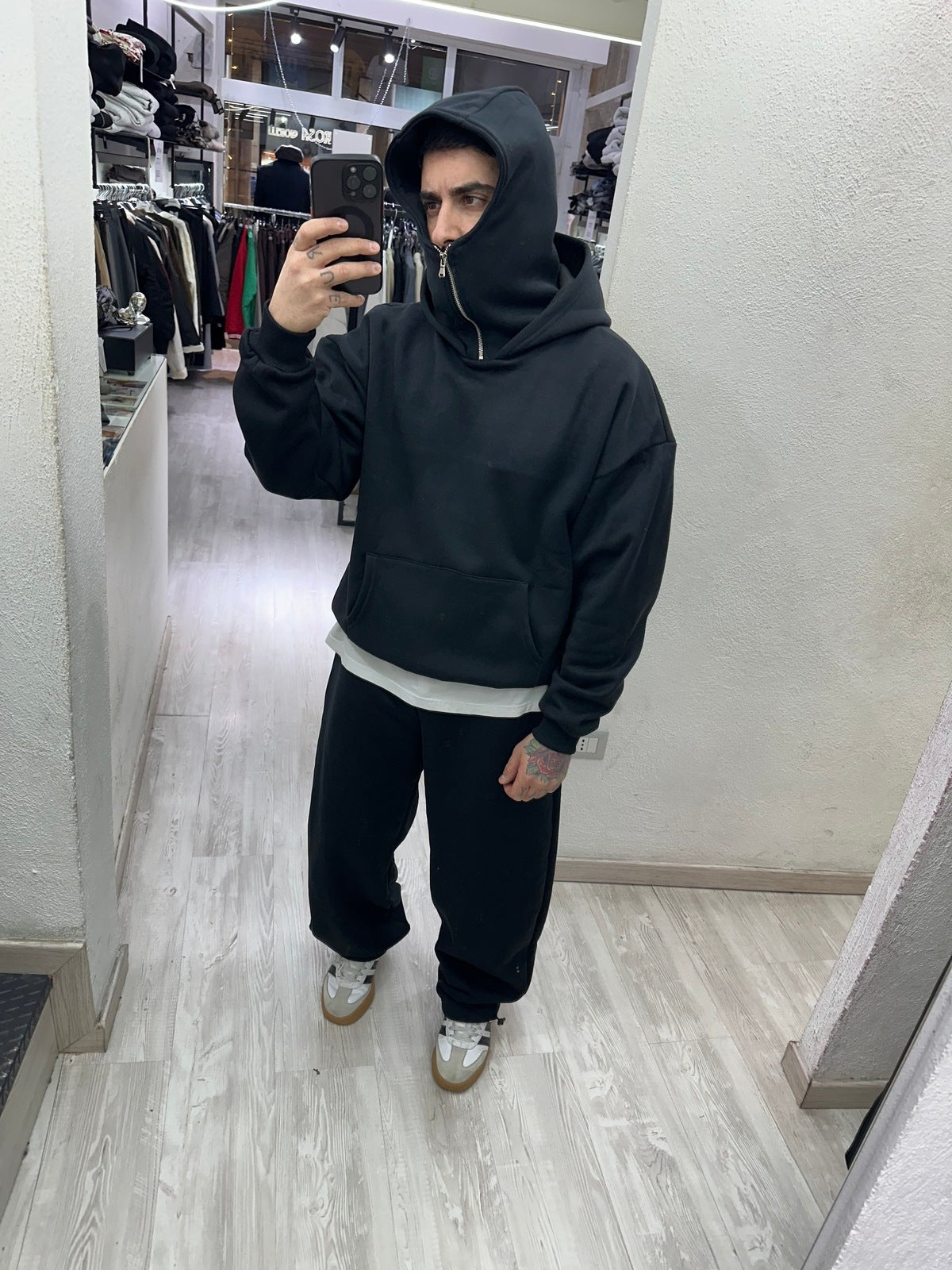 Tracksuit balaclava black present day