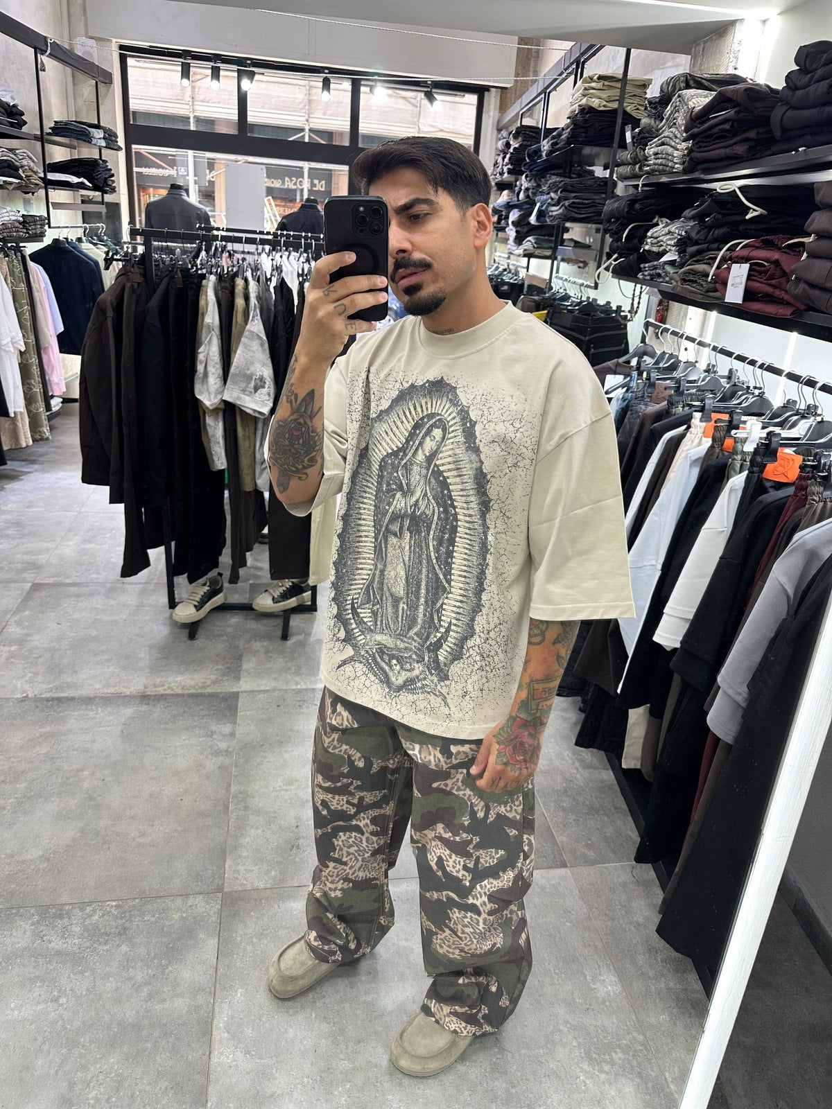 Tee Guadalupe beige present day