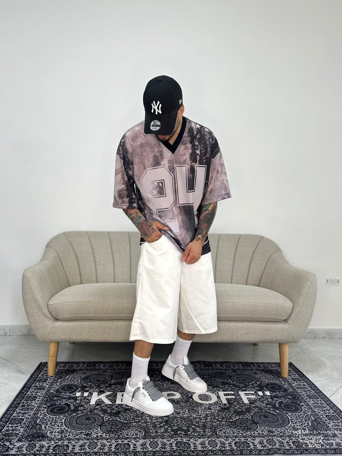 T-shirt All over black present day