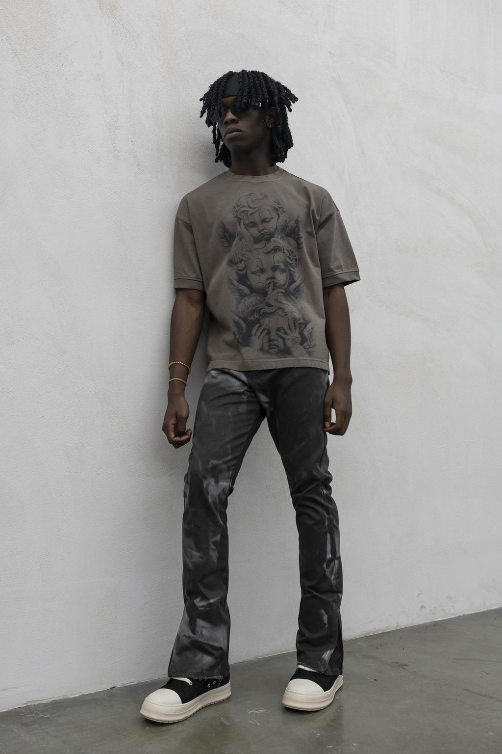 T-shirt angels tortora present day