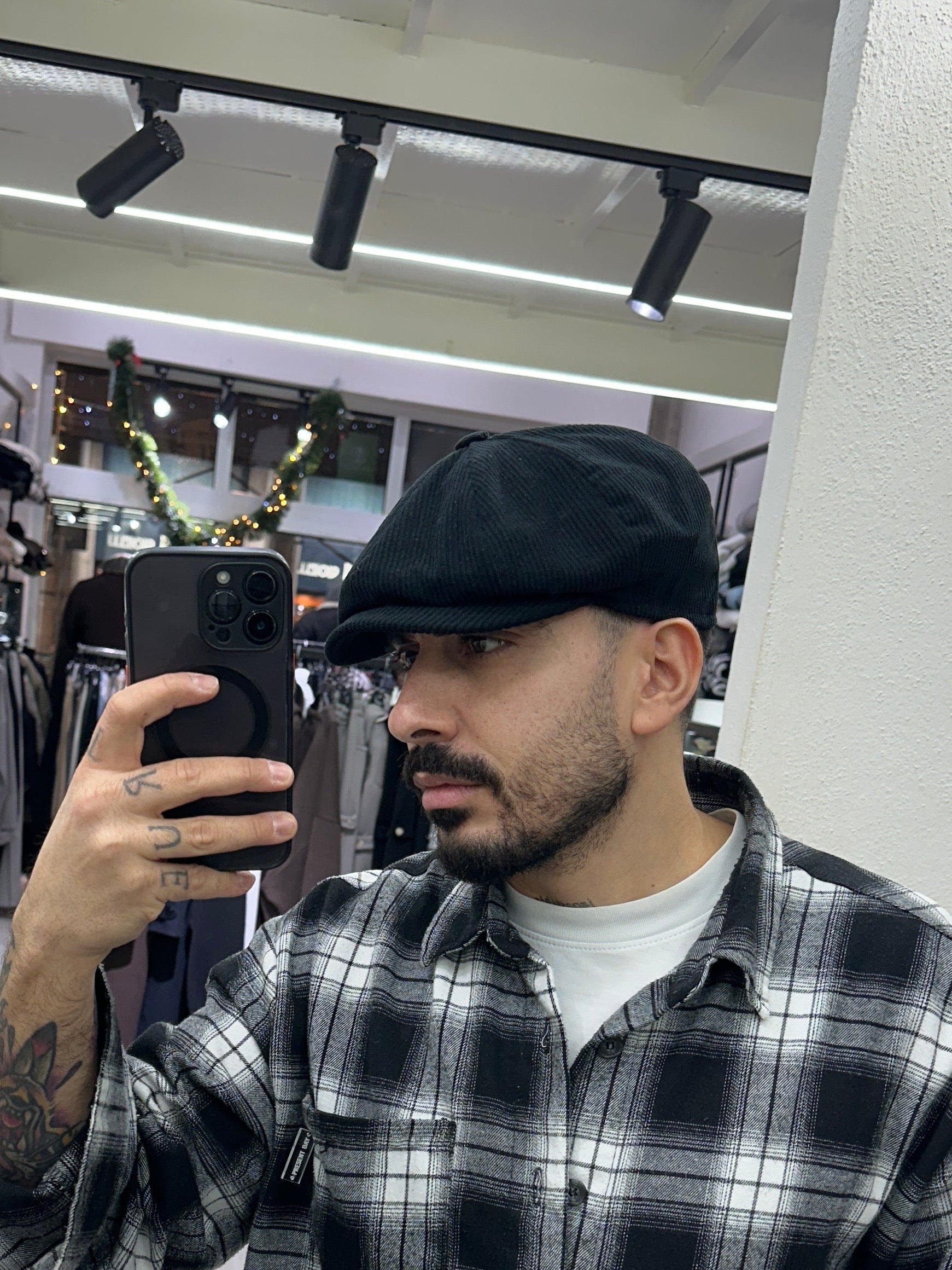 Coppola irlandese a coste nera