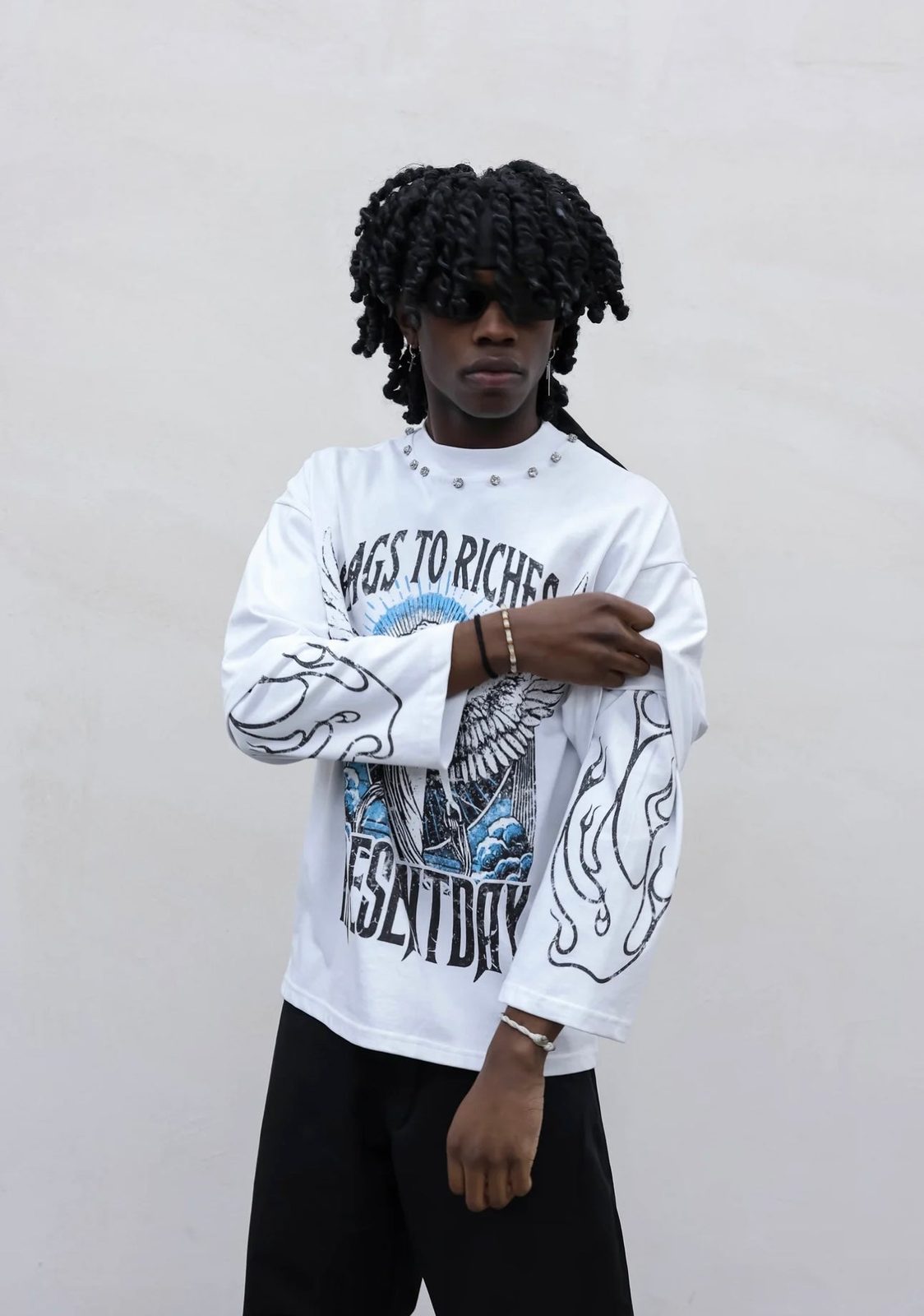 T-shirt long sleeve rags white present day