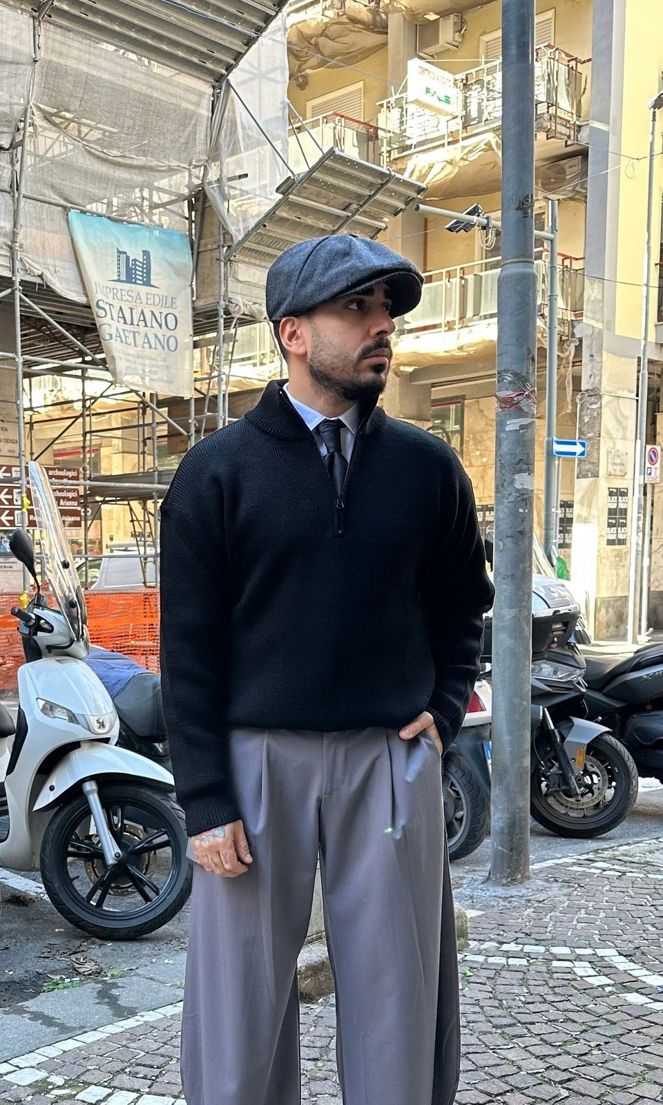 Pull mezza zip black