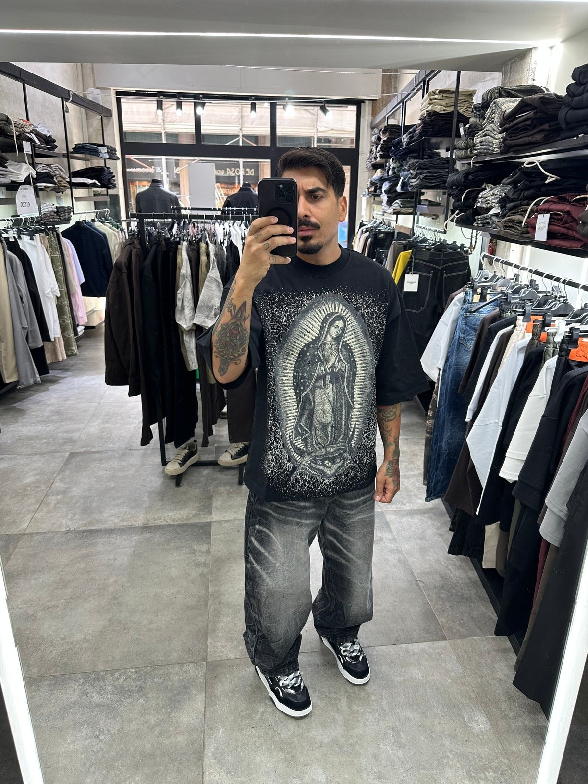 Denim baloon titan Grey Present day