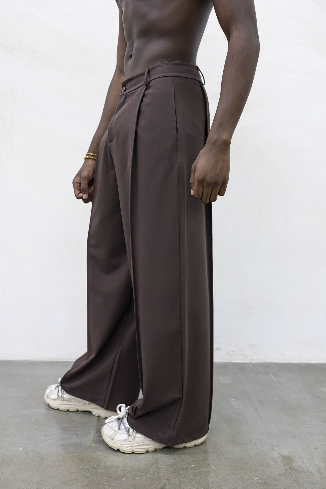 Pantaloni all pences brown present day