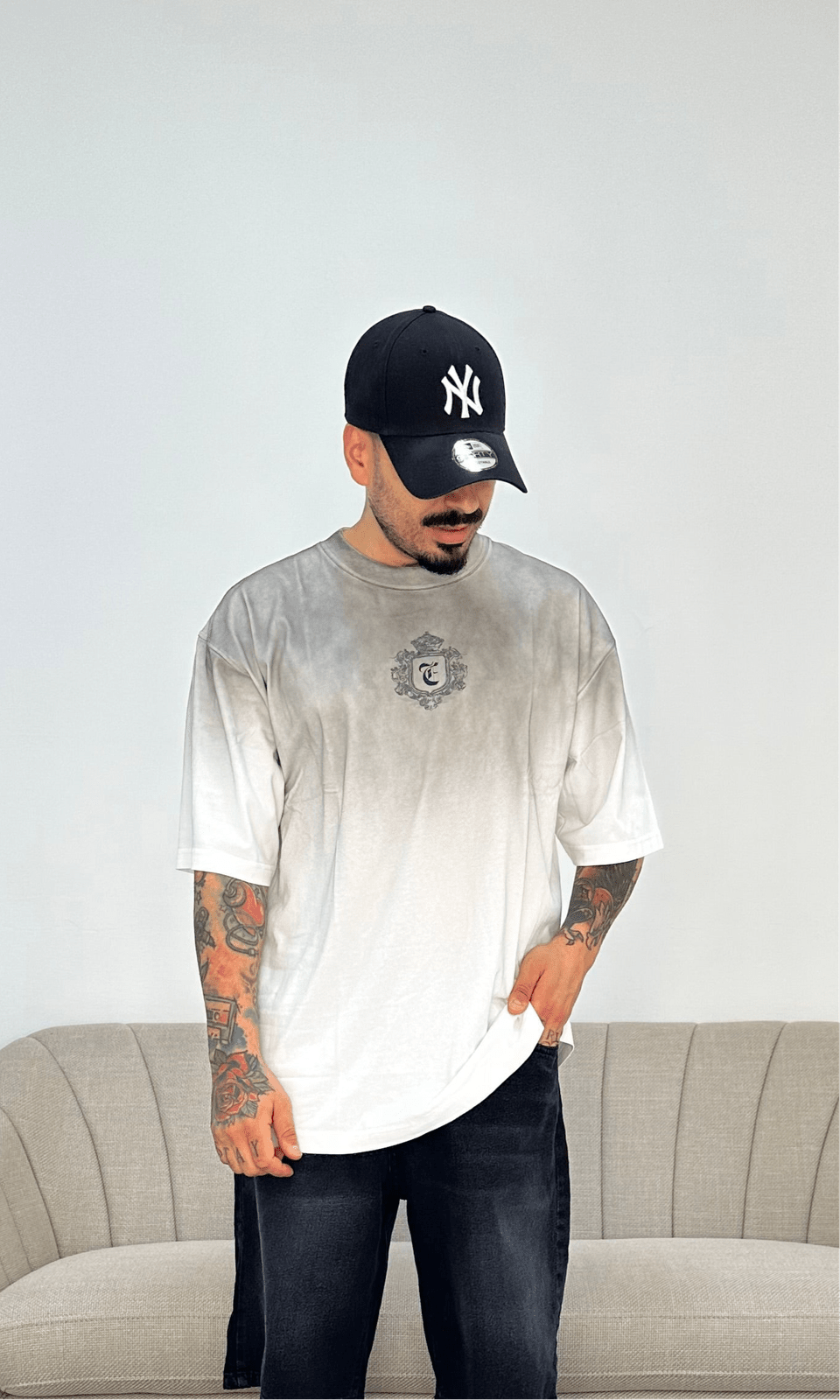 T-shirt strong white