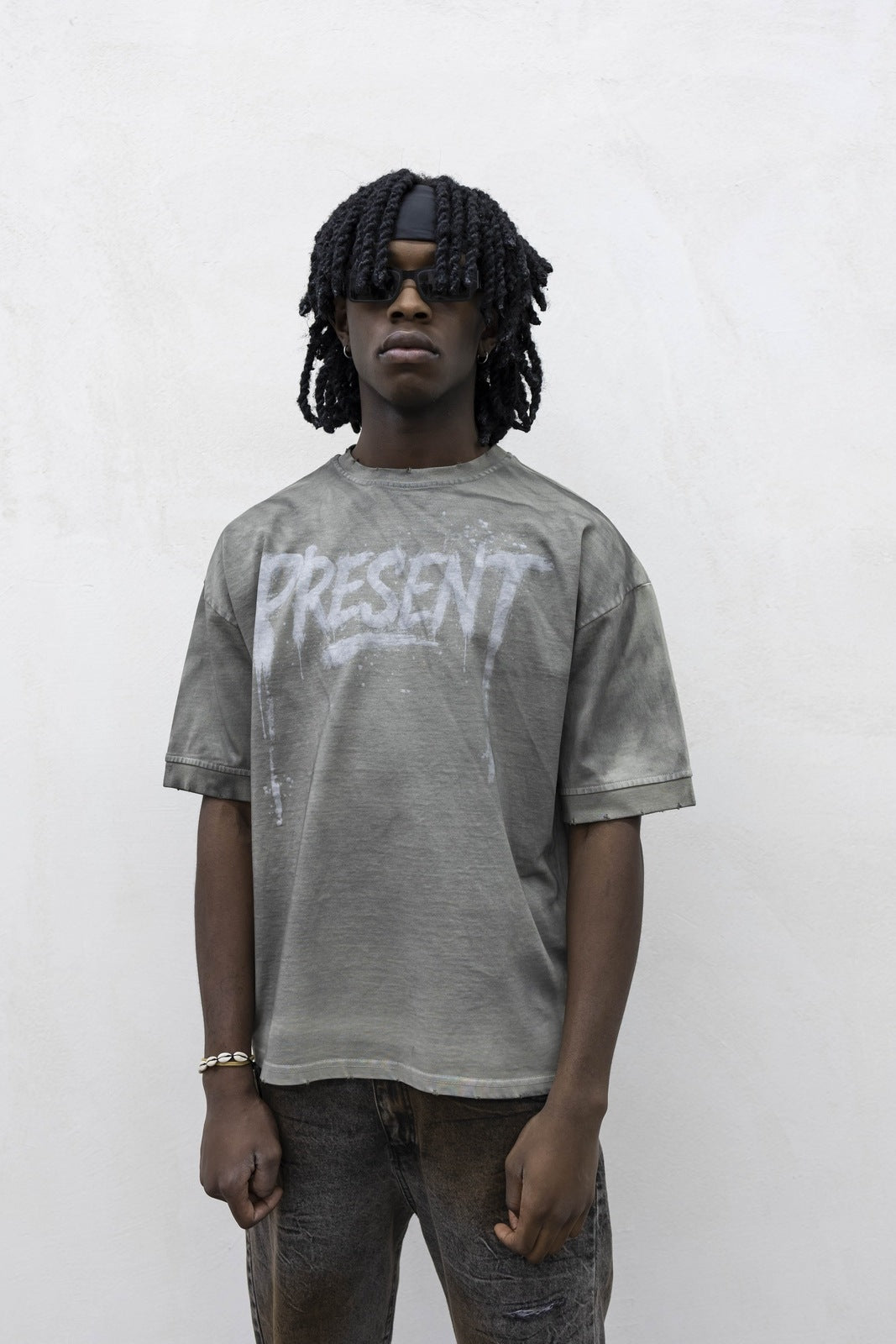 T-shirt wash present grey