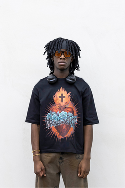 T-shirt sacred heart black present day
