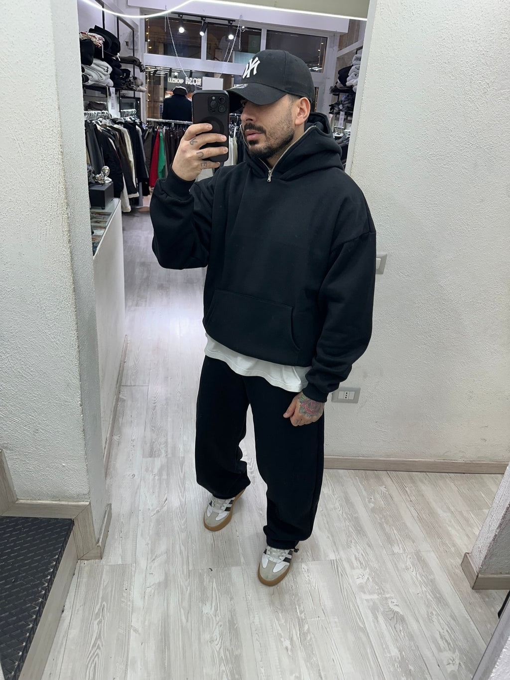 Tracksuit balaclava black present day