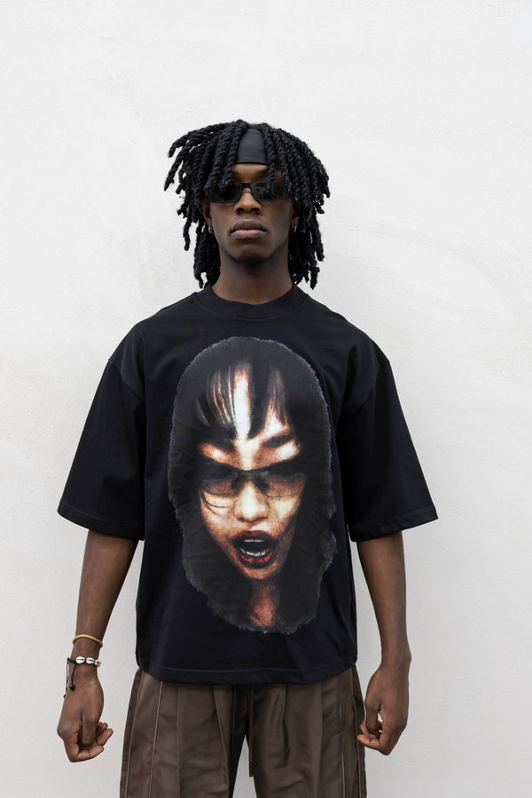 T-shirt face black present day